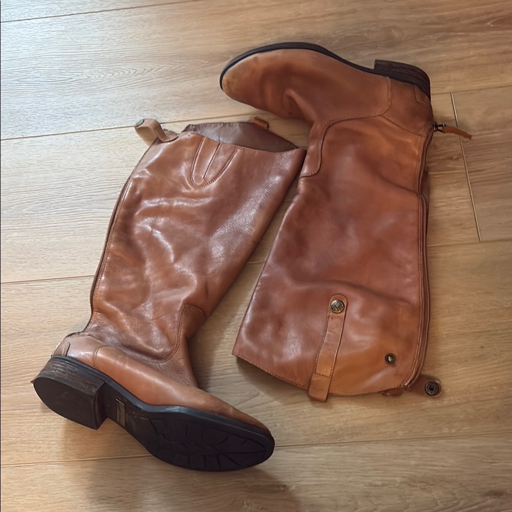 Tan Heeled Boots with Vintage Leather Finish
